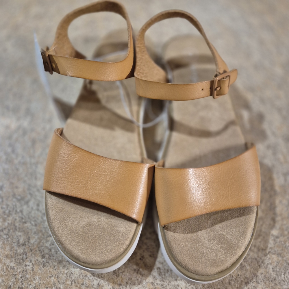 Tan Strappy Sandals New Size 4 Cat & Jack